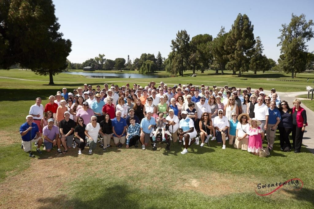 Golf 4 Kids group photo on the golf course