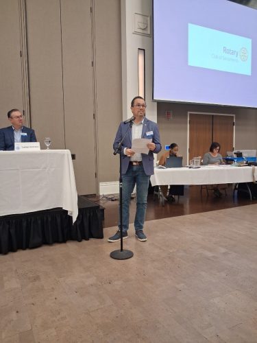 Members of Rotary Sacramento