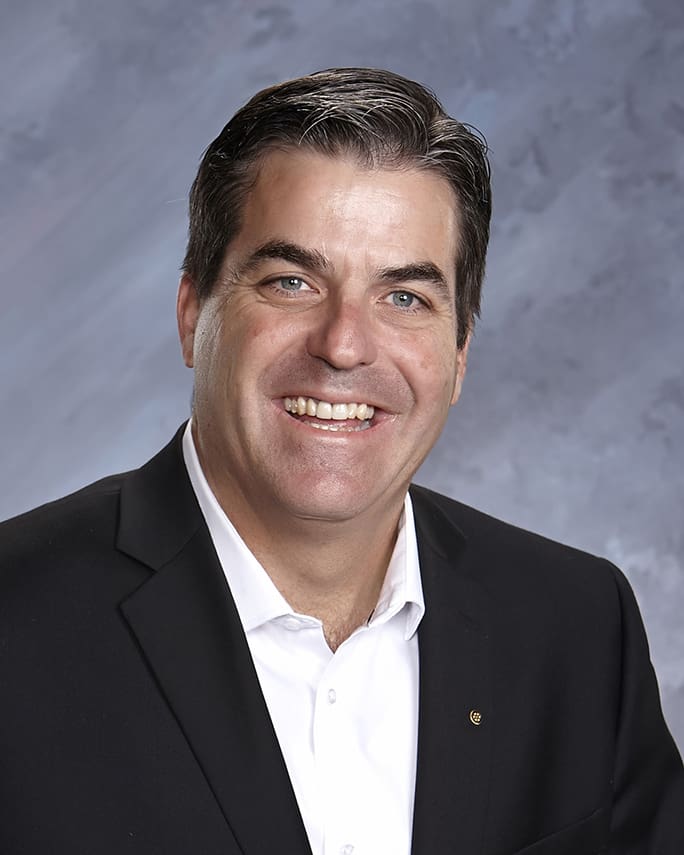 Head shot of Paul Keefer