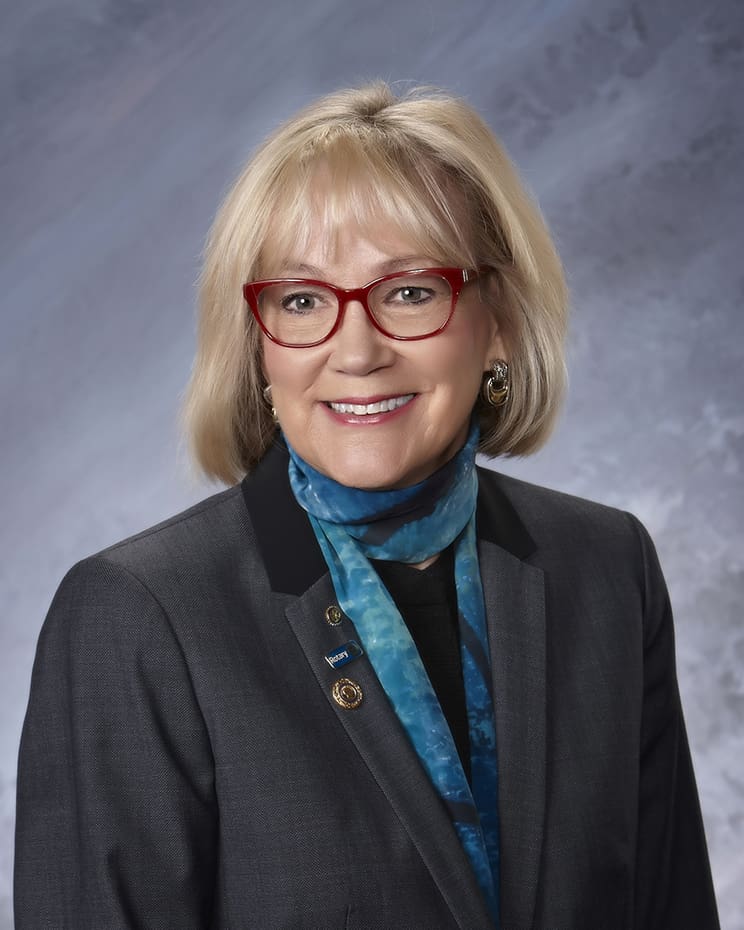 Head shot of Nancy Teichert